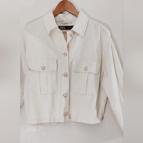 Zara Ecru-White Jean Jacket with Gold Button Detail - Picture 4 of 7